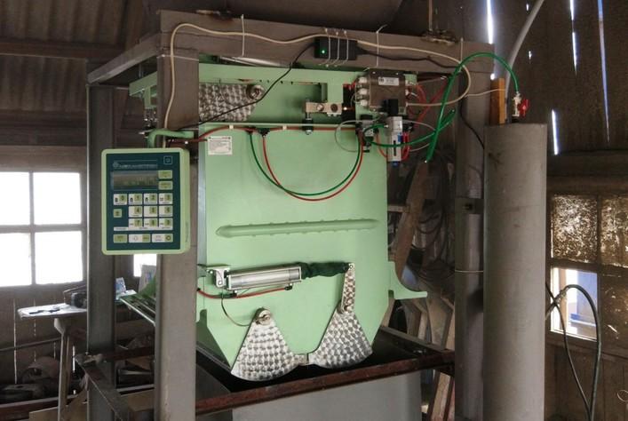 vstanovlennya-tenzodatchikiv-keli-dlya-dozuvannya-materialiv-u-bunkernomu-dozatori-mehanotron